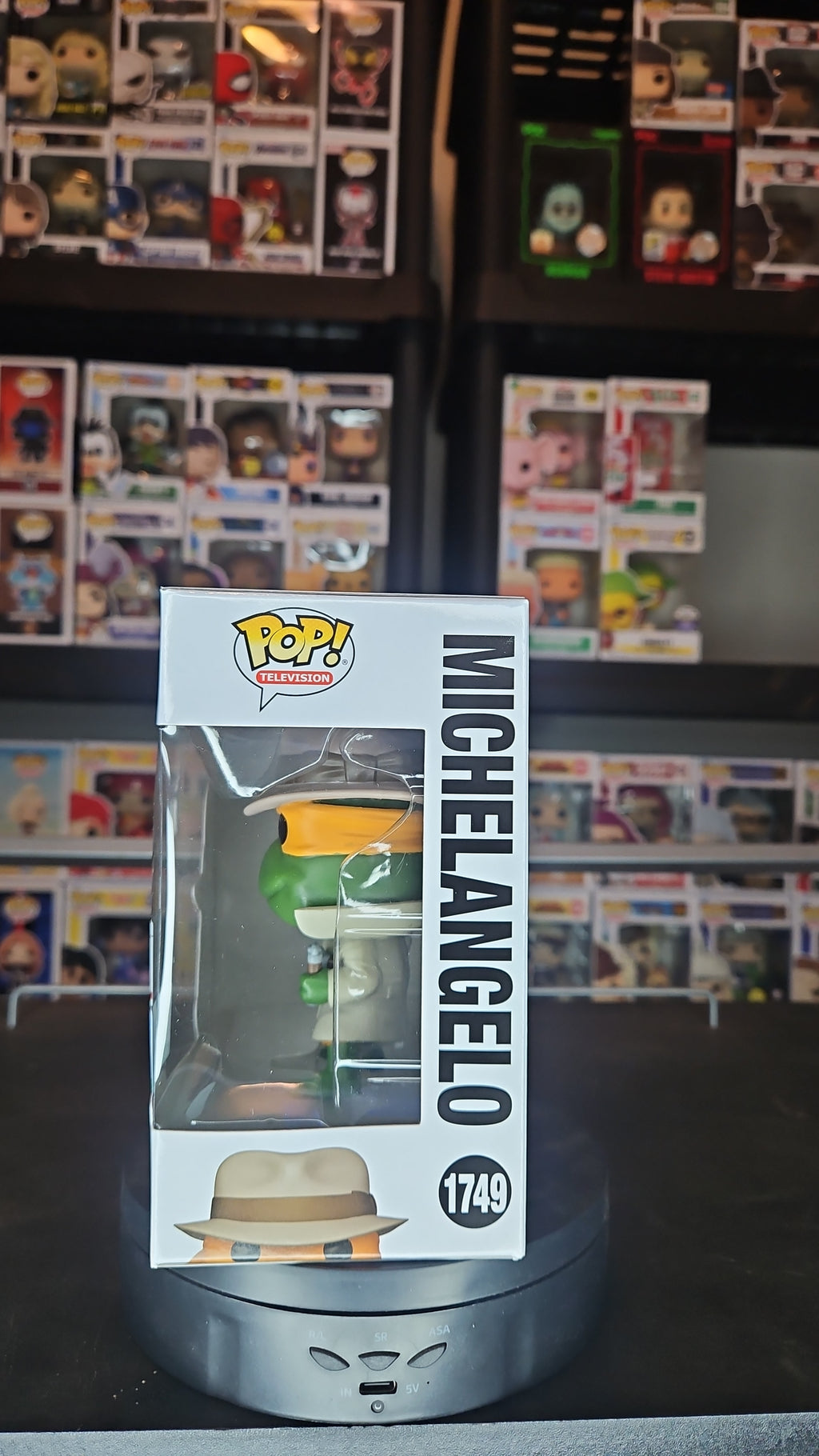Funko Pop! Teenage Mutant Ninja Turtles: Michelangelo 1749 9,500pc CC Exclusive